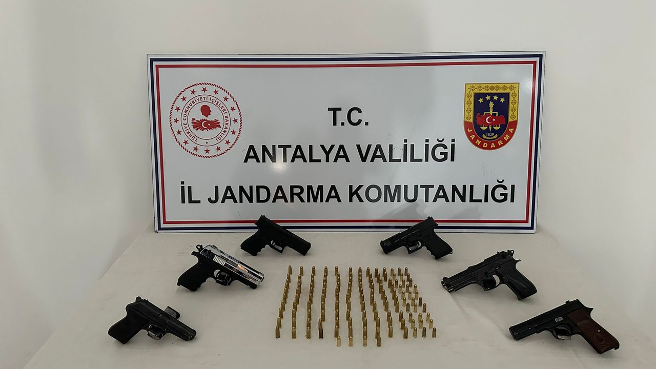 Antalya'da silah ticareti yapan şüpheli yakalandı