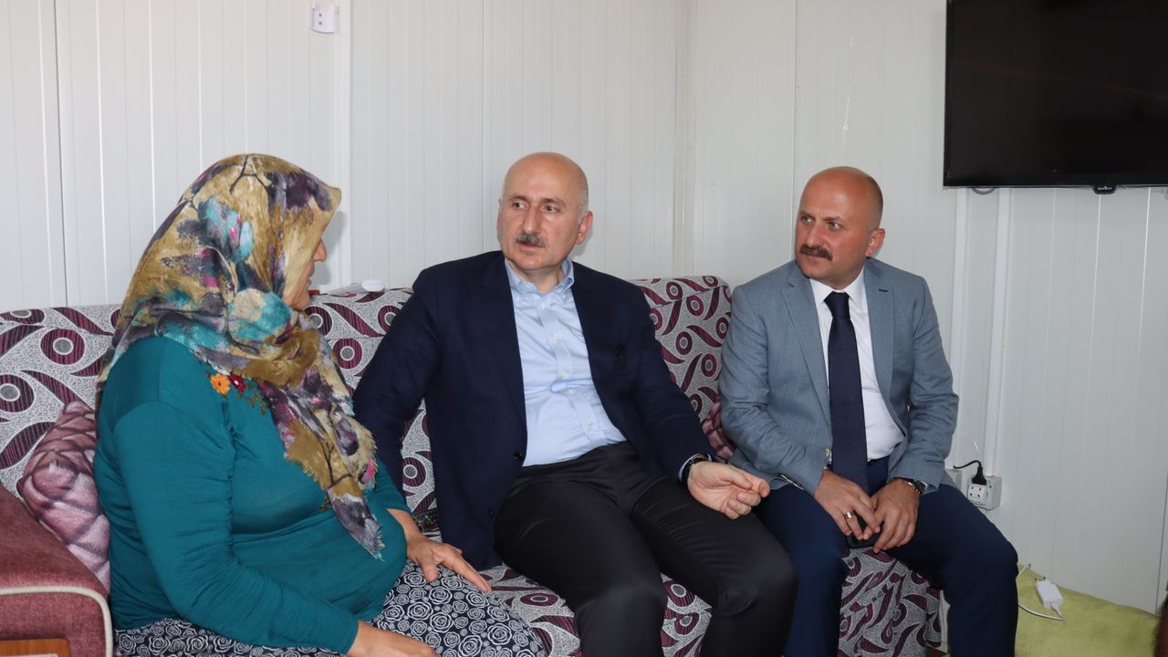 TBMM Bayındırlık, İmar, Ulaştırma ve Turizm Komisyonu Başkanı Adil Karaismailoğlu, Adıyaman'da ziyaretlerde bulundu