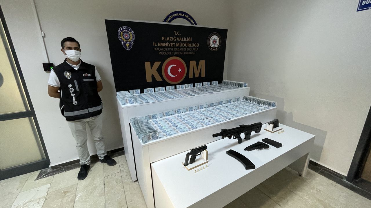Elazığ'da kaçak silah ve sahte para operasyonunda 6 şüpheli gözaltına alındı