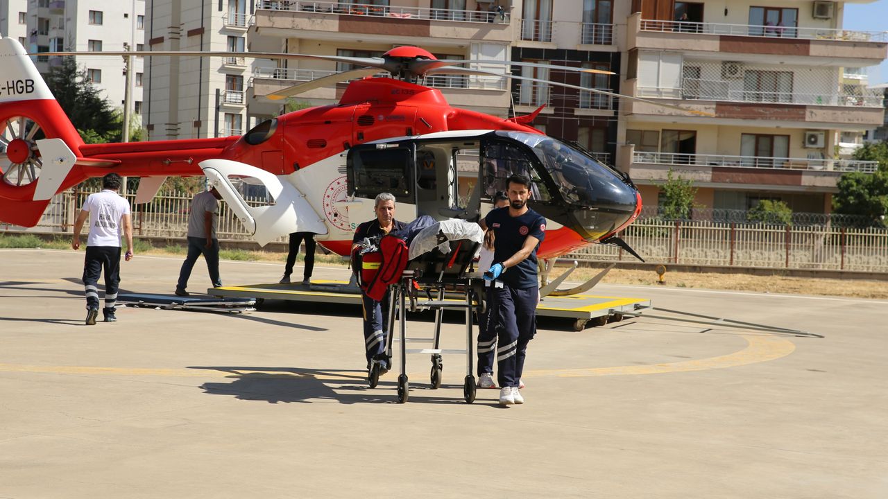 Diyarbakır'da ambulans helikopter felç geçiren 85 yaşındaki kadın için havalandı