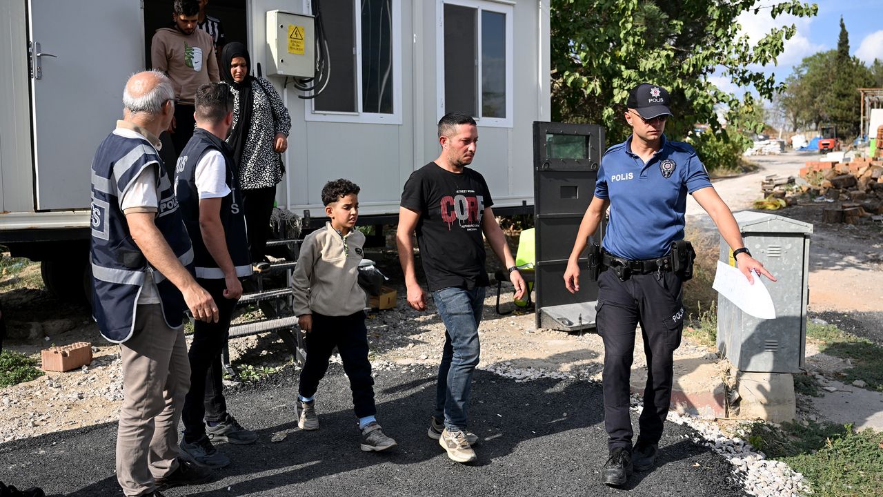 Edirne'deki denetimlerde 236 düzensiz göçmen yakalandı