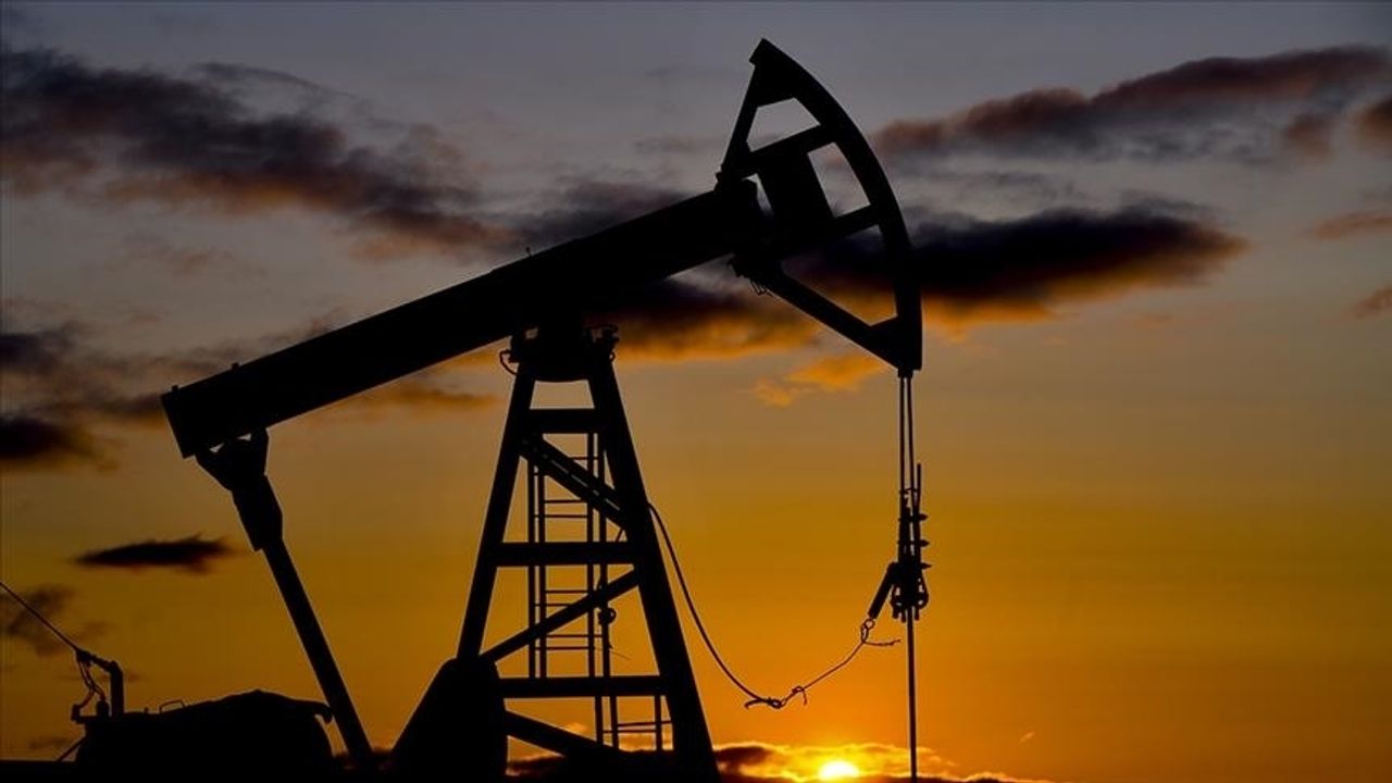 Brent petrolün varil fiyatı 88,92 dolara yükselerek rekor kırdı