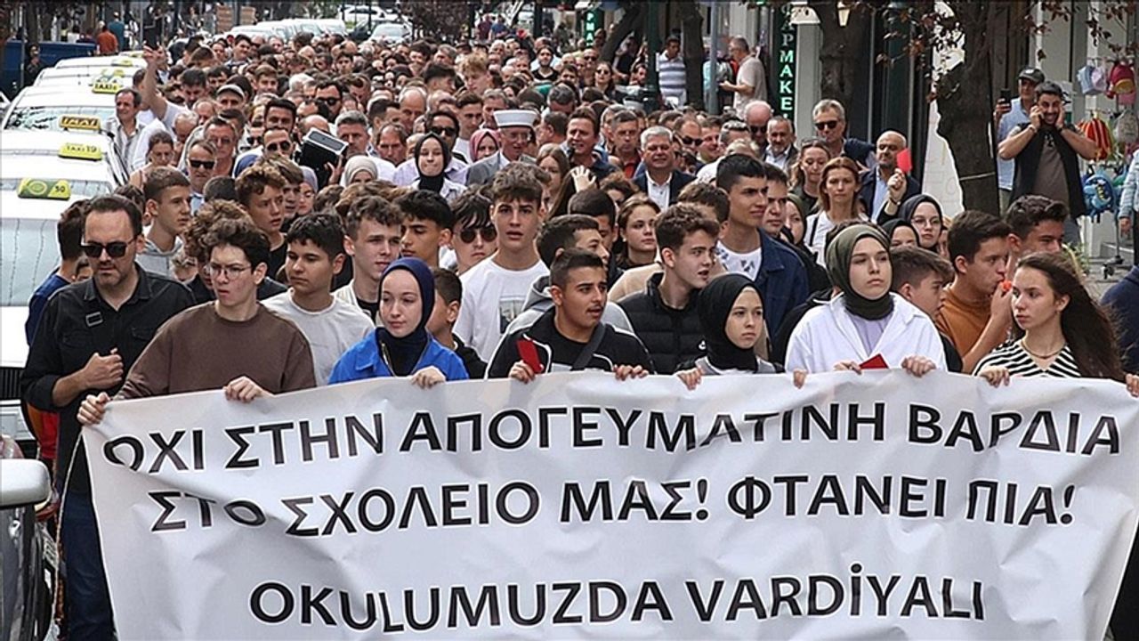 Avrupa Hür İttifakı'ndan İskeçe'de azınlık okulundaki "dönüşümlü eğitim" protestosuna destek
