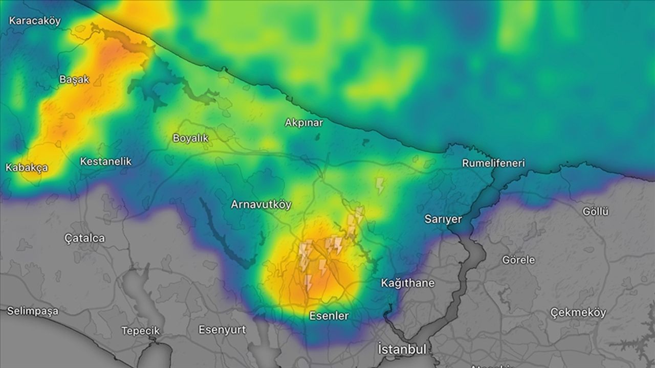 Arnavutköy ve Başakşehir'i etkisi altına alan sağanak yağış radar görüntüsüne de yansıdı