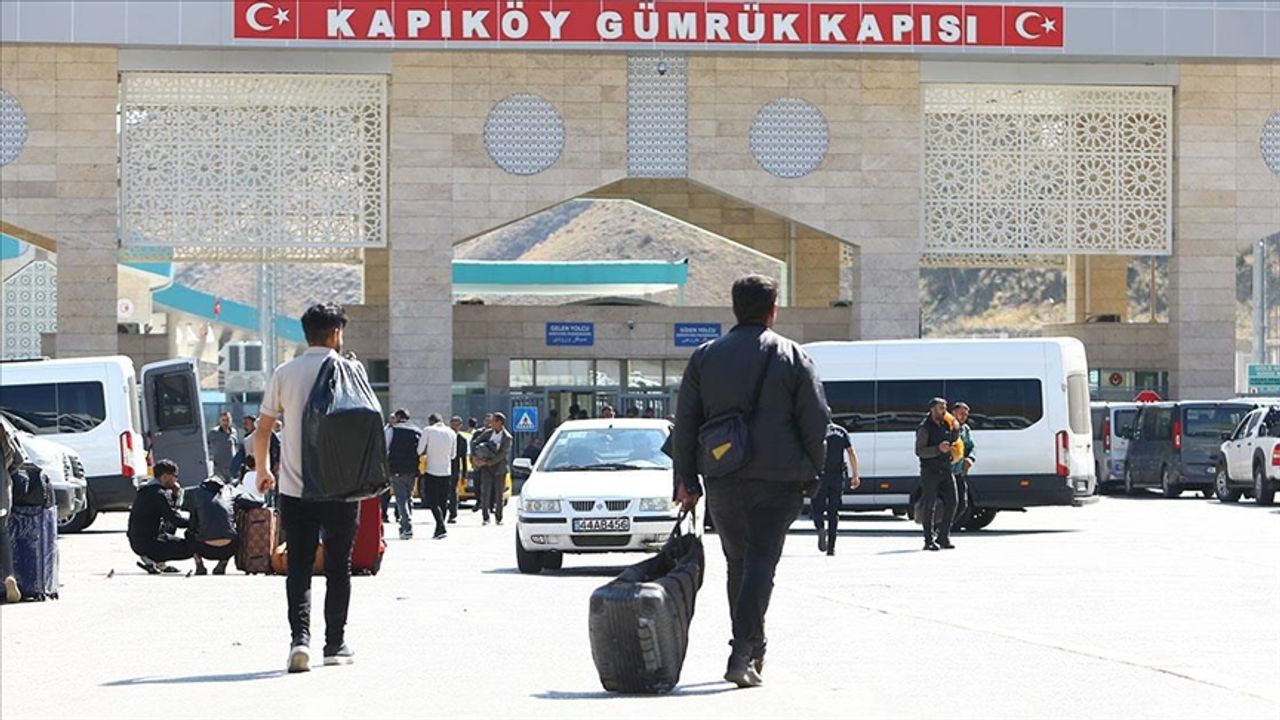 Kapıköy Sınır Kapısı'nı yıl başından bu yana 1 milyon 226 bin 865 kişi kullandı