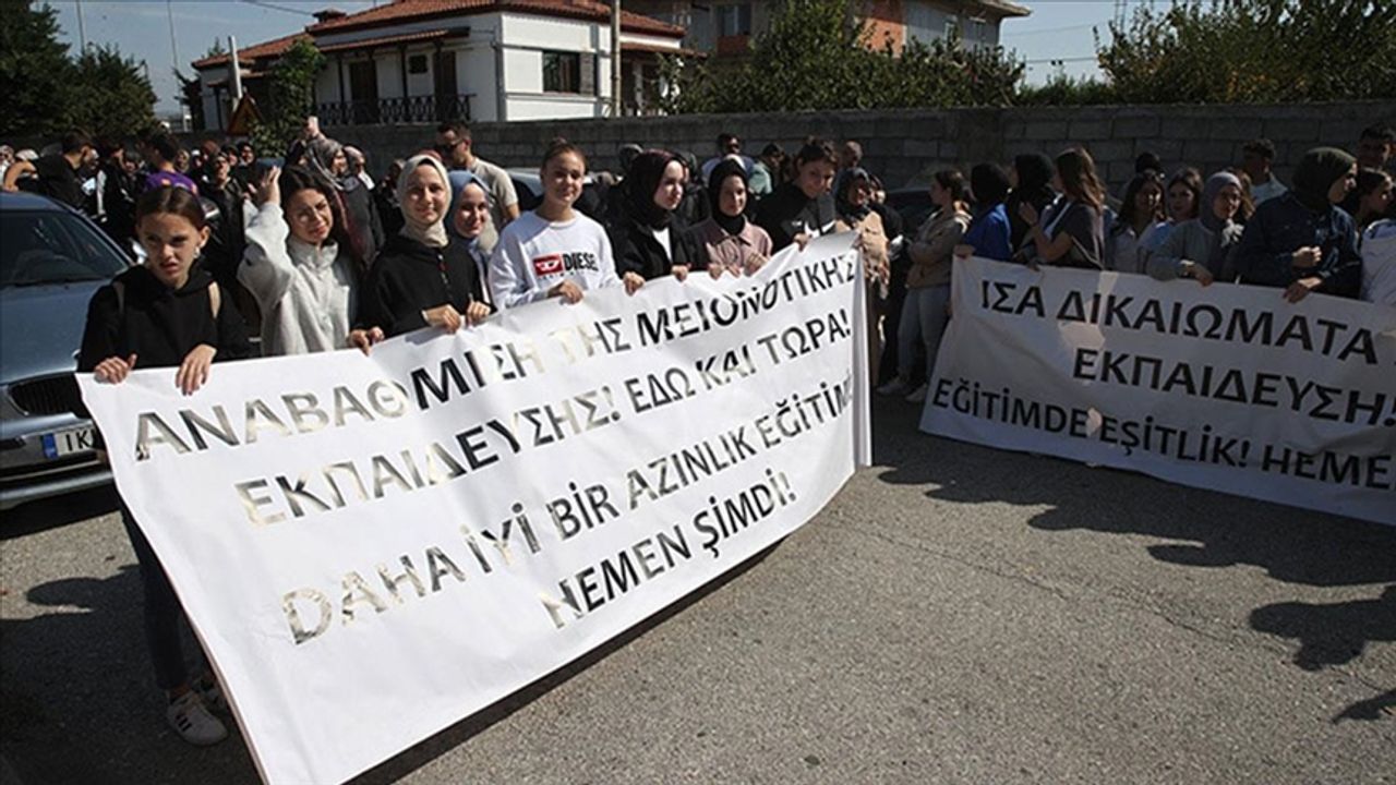 "Dönüşümlü eğitim"i protesto eden Batı Trakyalıların talepleri kabul edildi