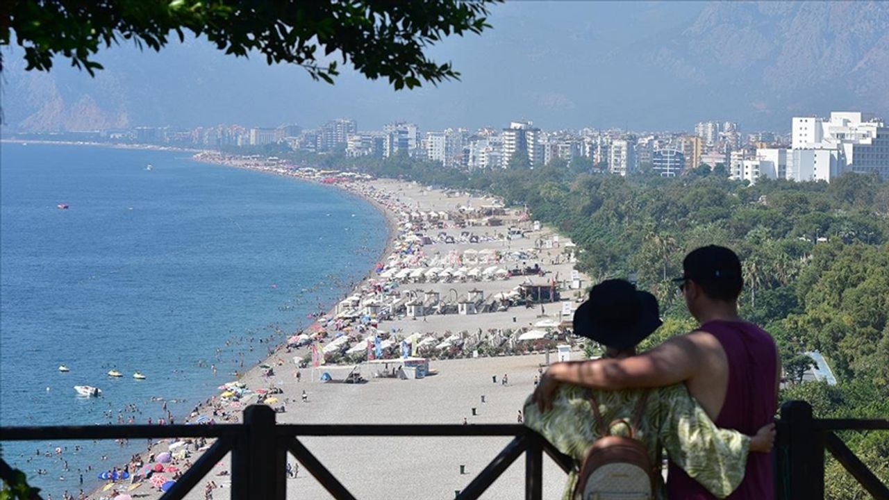 Antalya en fazla Rusya ve Almanya'dan ziyaretçi ağırlıyor