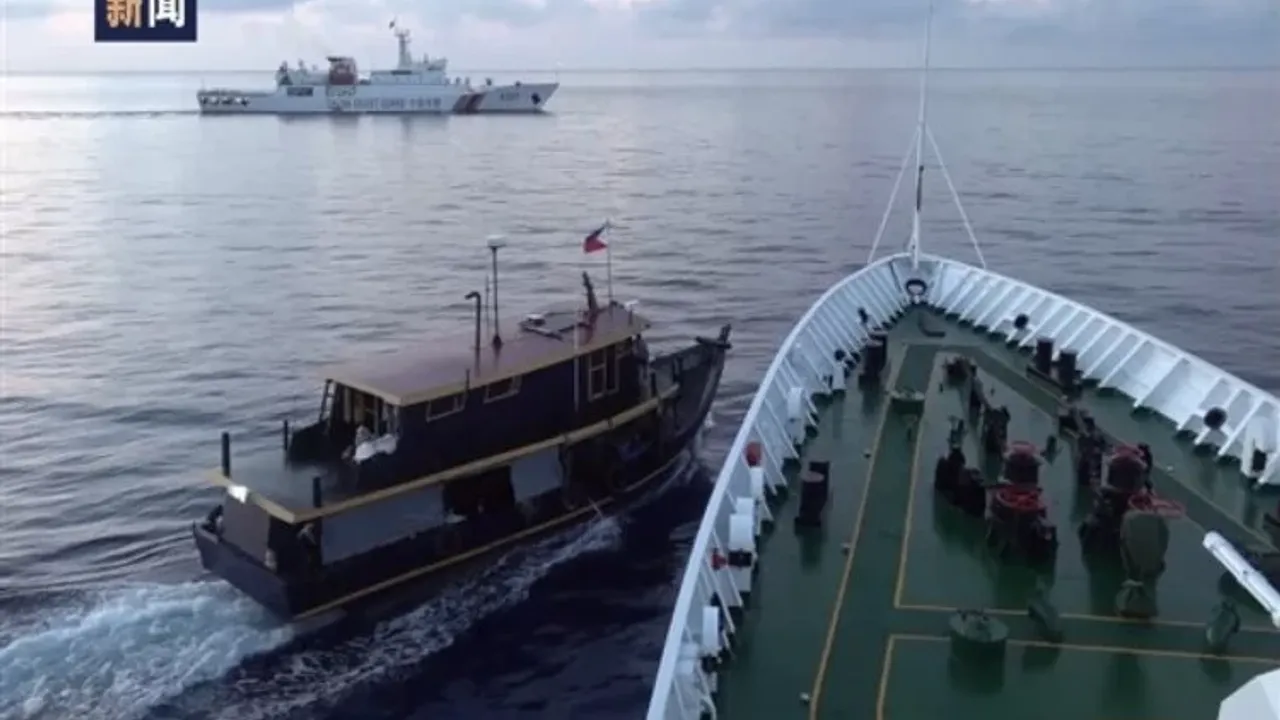 Çin gemisinden Filipinler'e ait gemiye müdahale