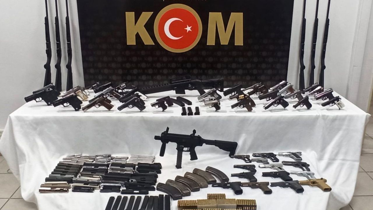 İzmir’deki yasa dışı silah ticareti operasyonunda 2 tutuklama