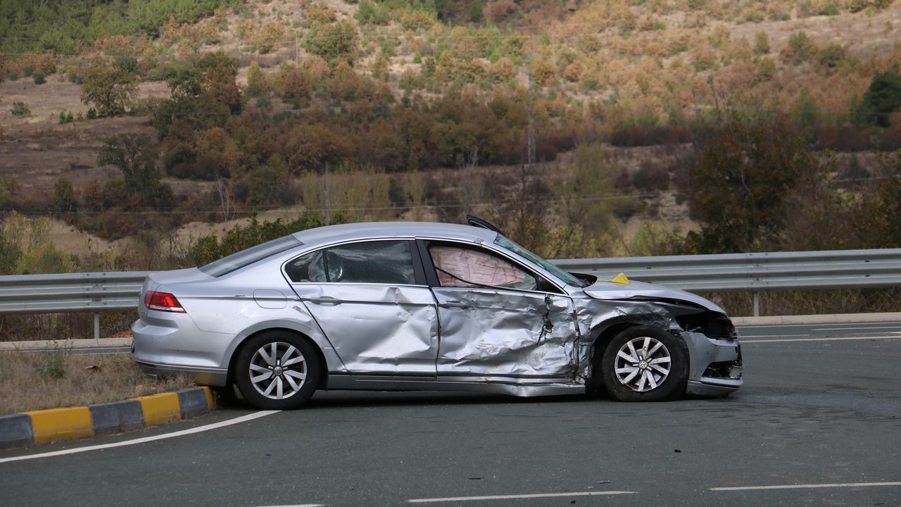 Kastamonu'da trafik kazasında 1 kişi hayatını kaybetti, 4 kişi yaralandı