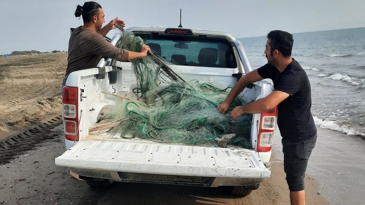 Adana'da ağa dolanan deniz kaplumbağası kurtarıldı