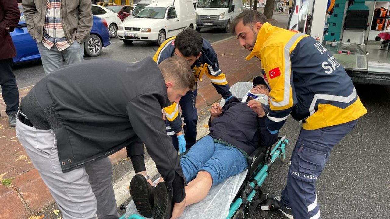 Kayseri'de kaza yapan araçtan fırlayan parçanın isabet ettiği yaya yaraladı