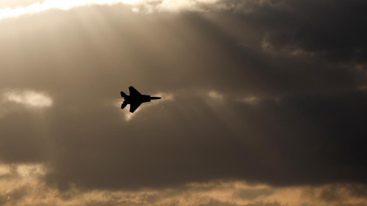 İsrail savaş uçakları Beyrut üzerinde alçak uçuş gerçekleştirdi
