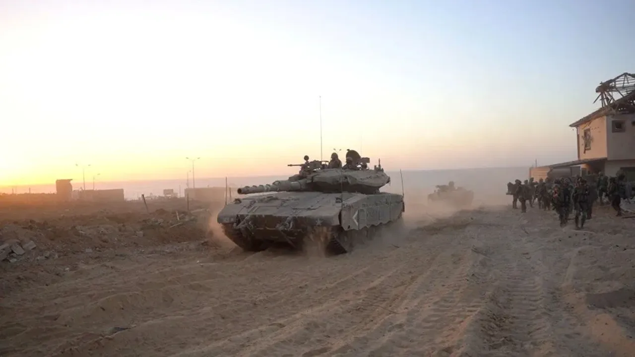 İsrail ordusu Gazze'nin kuzeyindeki hastaneleri kuşattı: Tanklar hastane kapısında