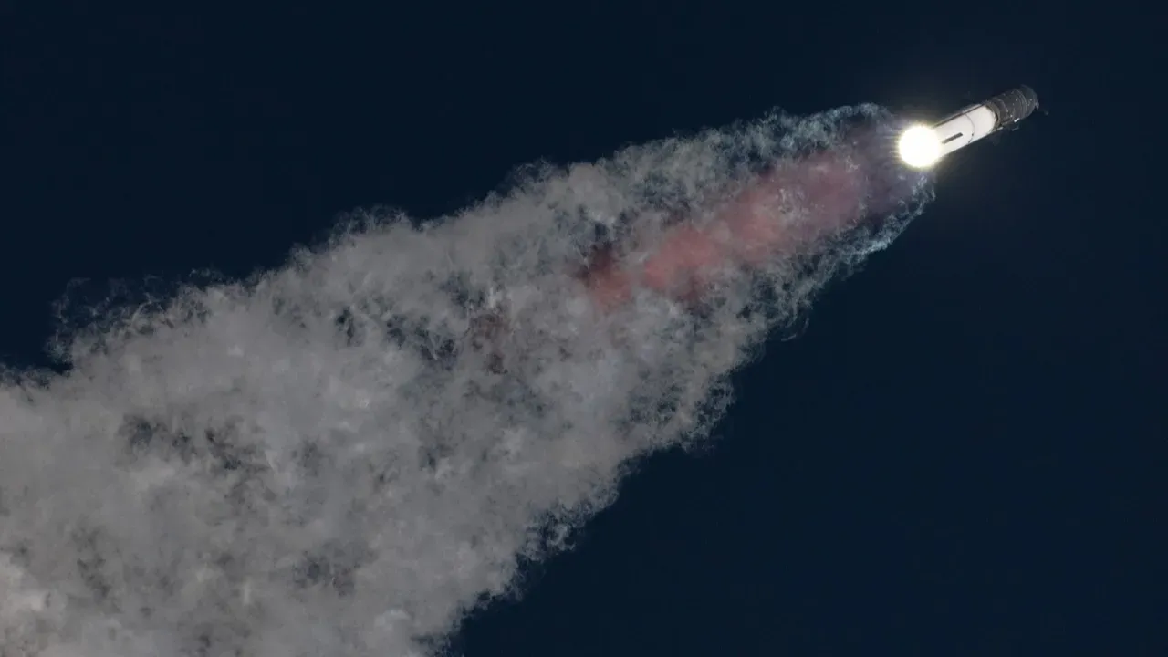 Starship ilk kez uzaya çıkarken gök gürültüsü etkisi yarattı!