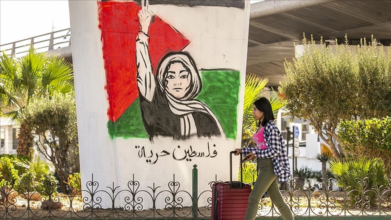 Tunus’taki ABD Büyükelçiliği önünde İsrail’in Gazze’ye yönelik saldırıları protesto edildi