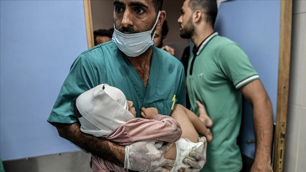 Filistin Kızılayı, İsrail güçlerinin Batı Şeria'daki sağlık çalışanlarına yönelik ihlalinin görüntüsünü paylaştı