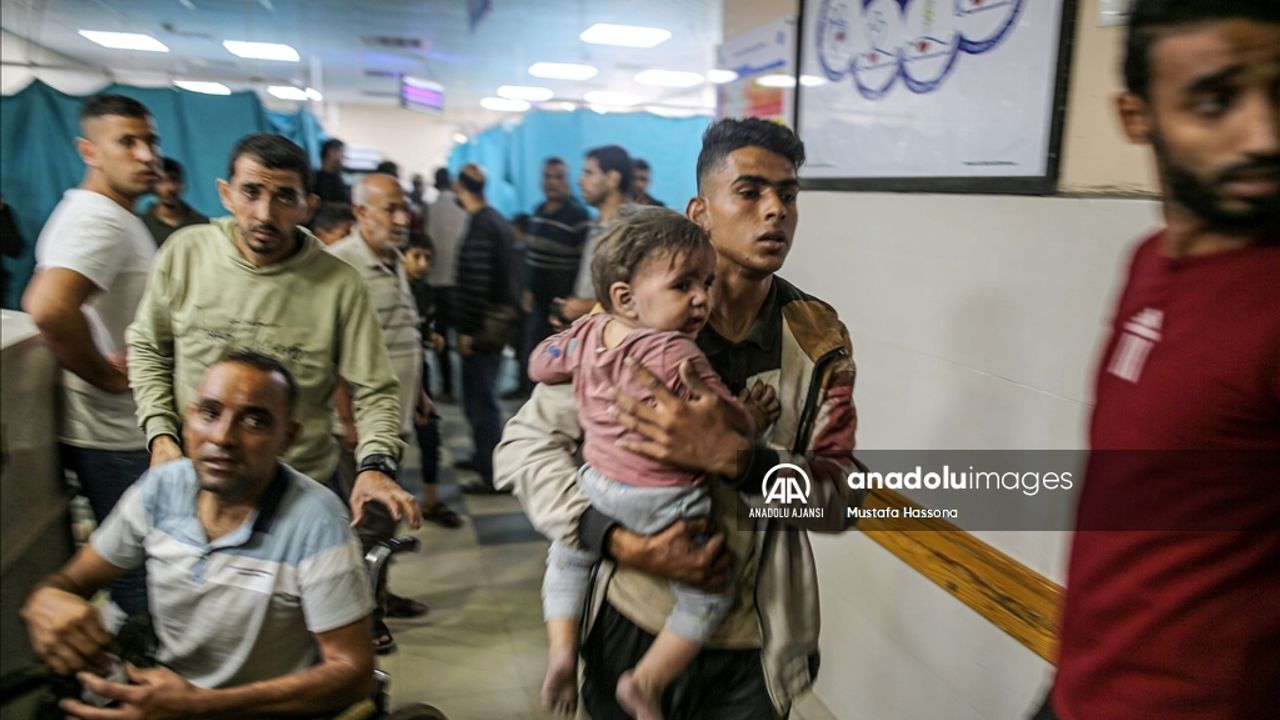 Gazze'deki Şifa Hastanesi'nde hizmetlerin durması nedeniyle 6'sı prematüre bebek 20 kişi öldü.