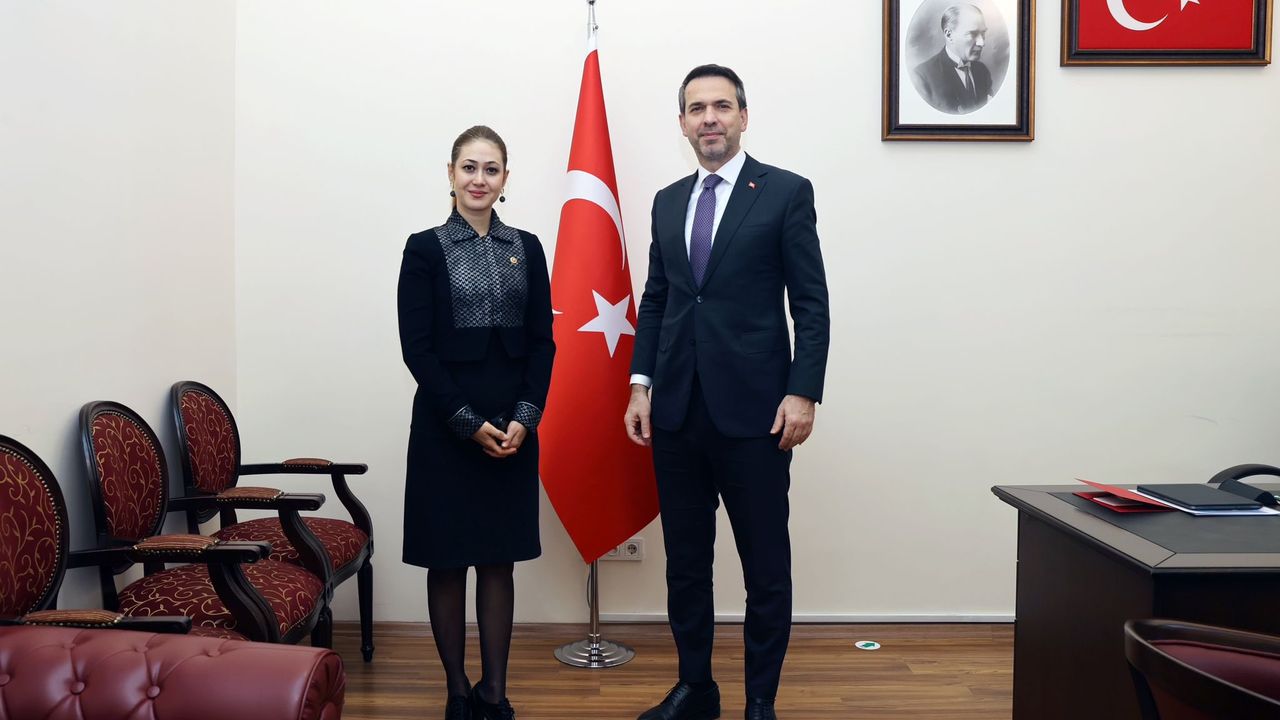 MHP Kahramanmaraş Milletvekili Dora'dan Enerji ve Tabii Kaynaklar Bakanı Alparslan Bayraktar'a ziyaret