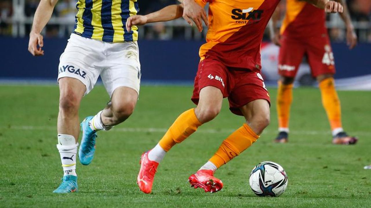 Süper Lig'de Fenerbahçe ve Galatasaray liderlik için sahaya çıkıyor