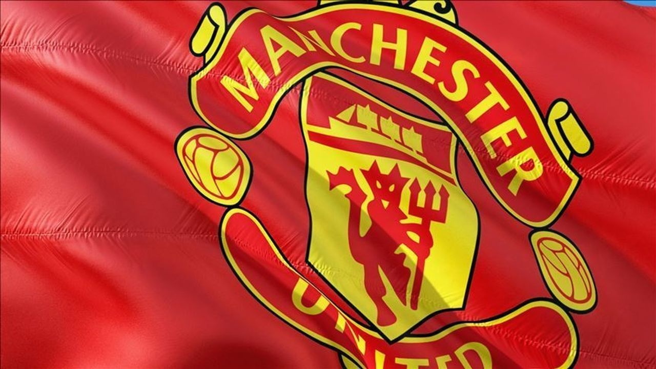 Manchester United, kulübün yüzde 25'inin satışı için Jim Ratcliffe ile anlaştı