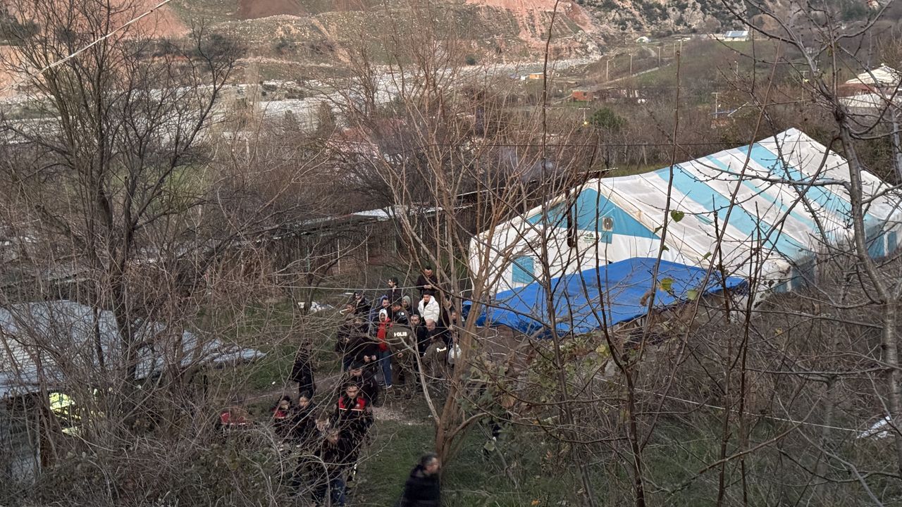 Bursa'da horoz dövüştürülen çadırlardaki 2 şüpheli gözaltına alındı