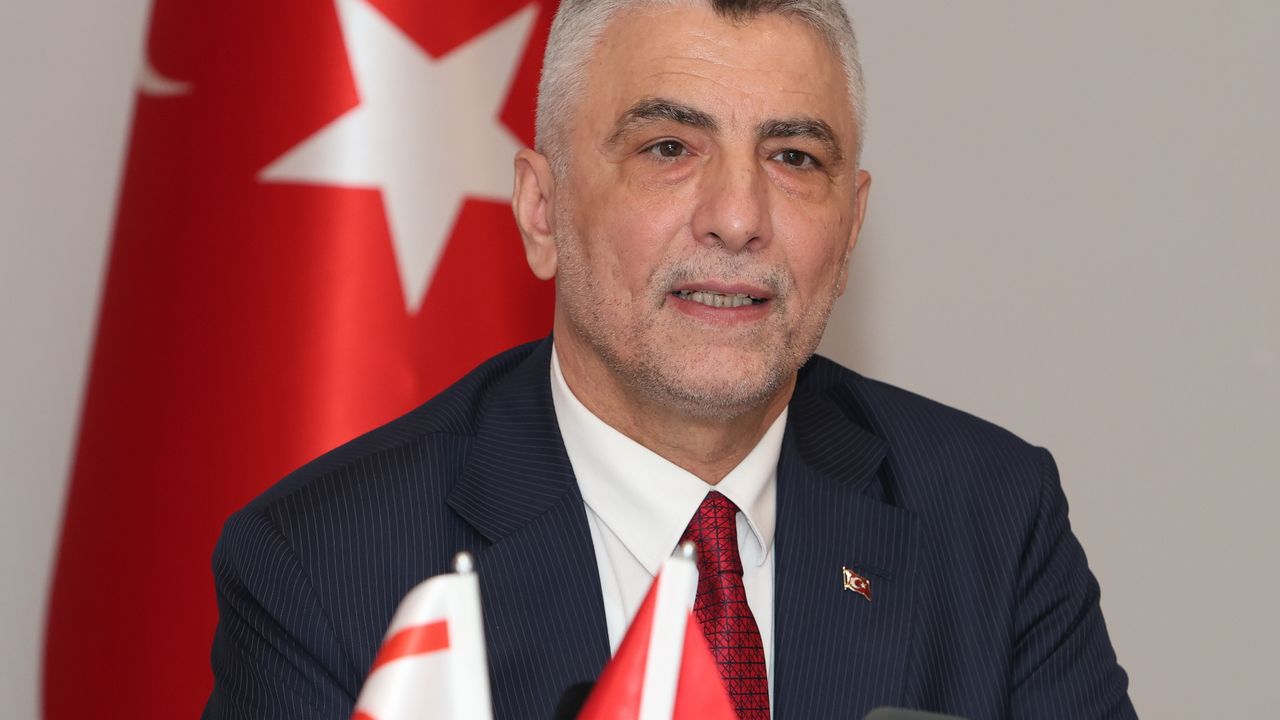 Bakan Bolat: Türkiye, KKTC esnafına 2024 içinde 150 milyon liralık TESKOMB kredisi sağlayacak