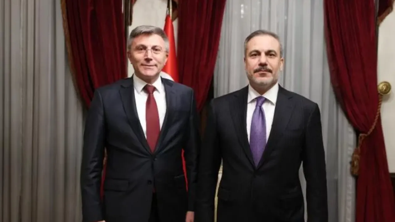 Bakan Fidan Bulgaristan'daki Türk partisi lideriyle görüştü