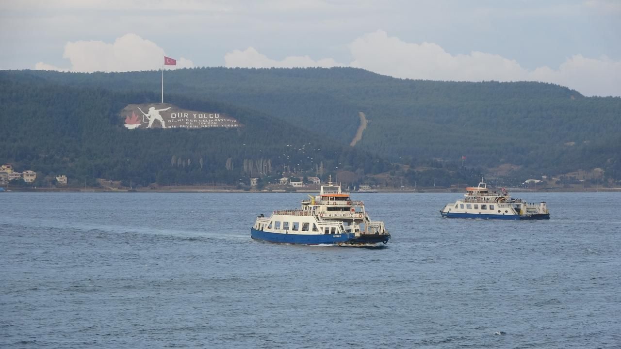 Çanakkale'de yarınki Gökçeada ve Bozcaada feribot seferleri iptal edildi