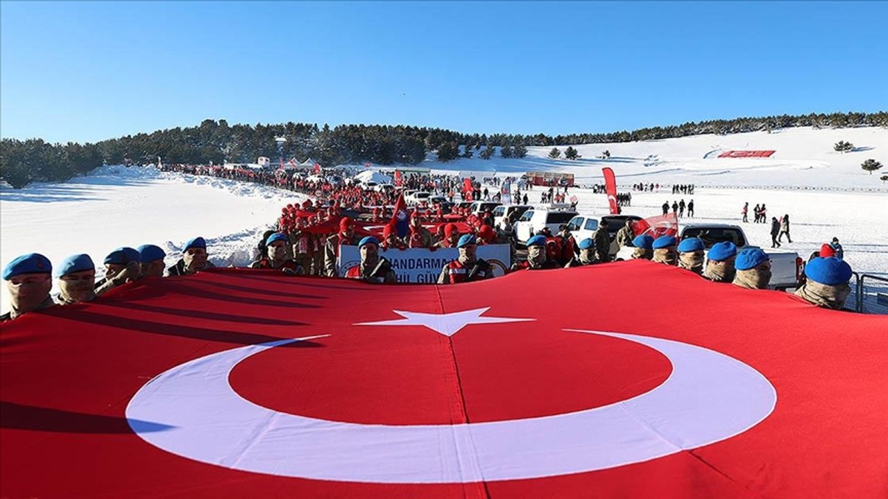 Türkiye "Bu toprakta izin var" temasıyla Sarıkamış'ta yürüdü