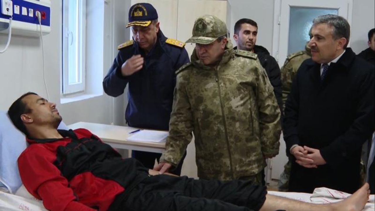 Kuvvet Komutanları, Pençe-Kilit bölgesinde yaralanan askerleri ziyaret etti