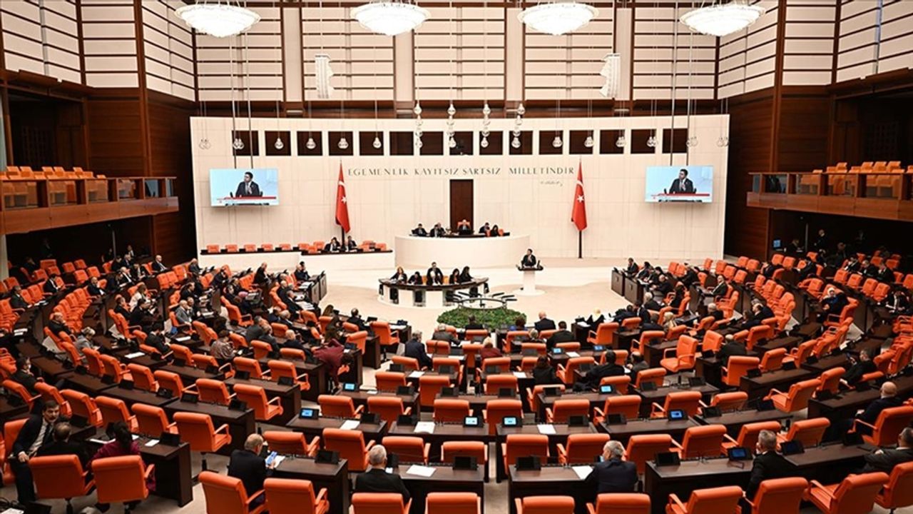 "Teröre karşı bildiri" konulu Meclis Başkanlığı tezkeresi kabul edildi