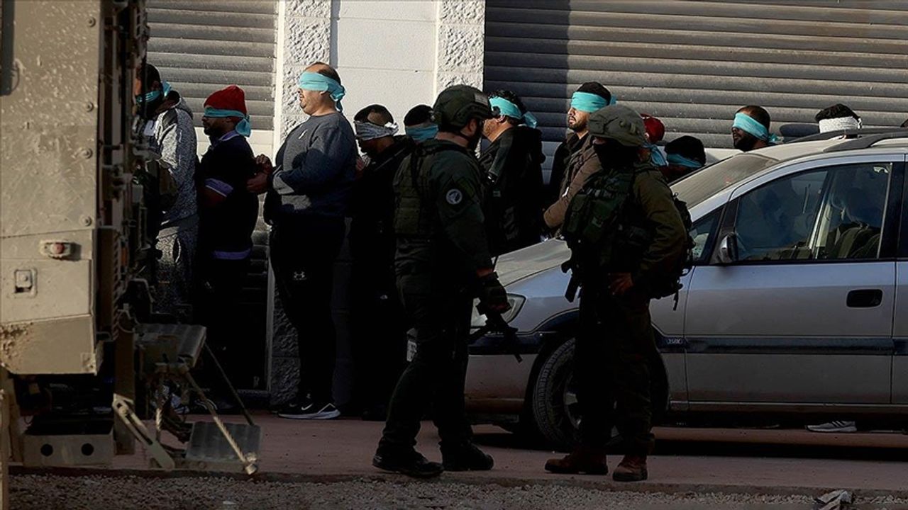 İsrail, 7 Ekim'den bu yana Batı Şeria'da 6 bin 420 Filistinliyi gözaltına aldı