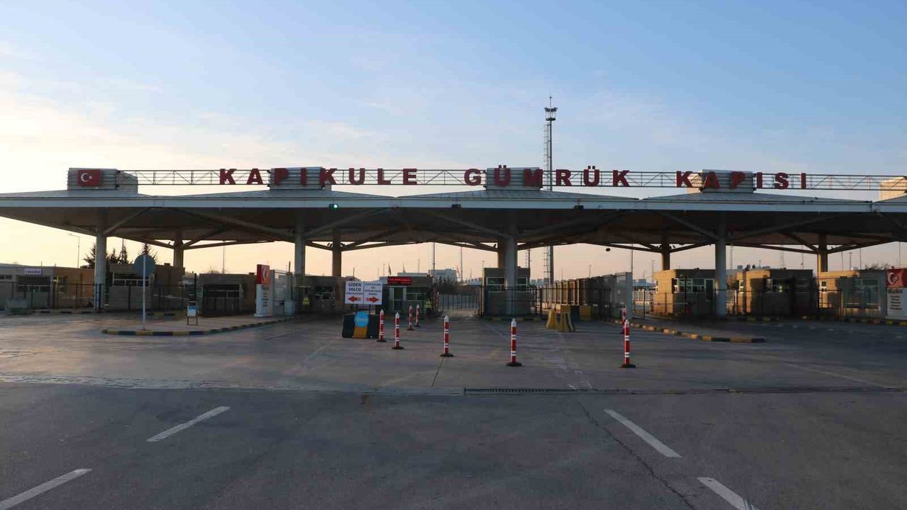 Kapıkule’de kaçakçılık operasyonu: 4’ü gümrük personeli 7 şüpheli tutuklandı