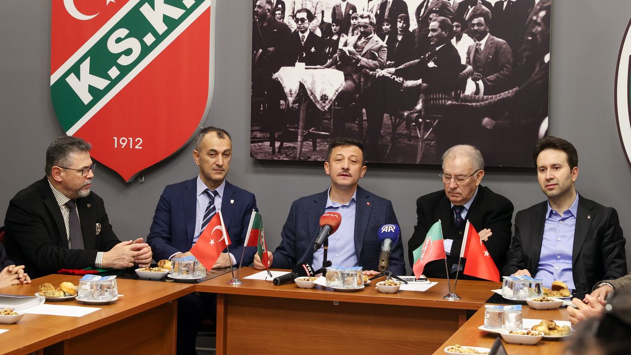Cumhur İttifakı İzmir Büyükşehir Belediye Başkan adayı Dağ, Karşıyaka Spor Kulübünü ziyaret etti
