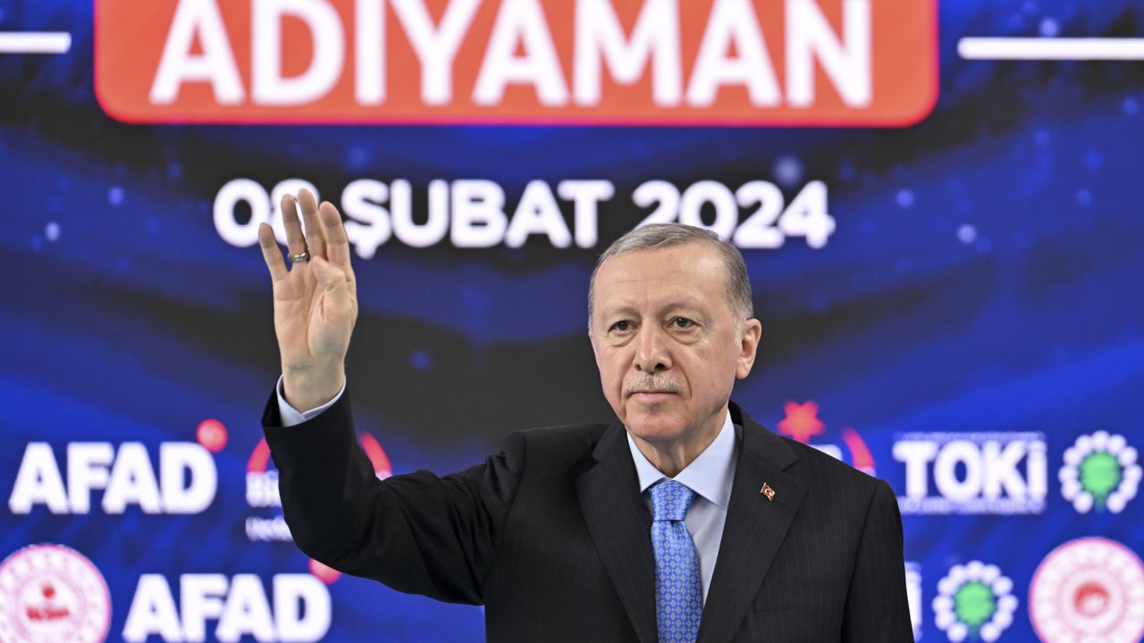 Cumhurbaşkanı Erdoğan: Önümüzdeki sene tüm hak sahiplerini ev ve iş yerlerine kavuşturmayı hedefliyoruz
