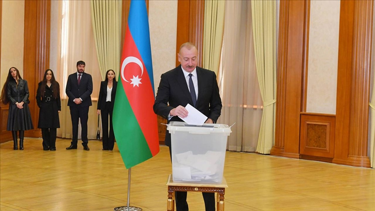 Azerbaycan Cumhurbaşkanı Aliyev, Hankendi'de oy kullanmasının siyasi ve sembolik anlam taşıdığını belirtti