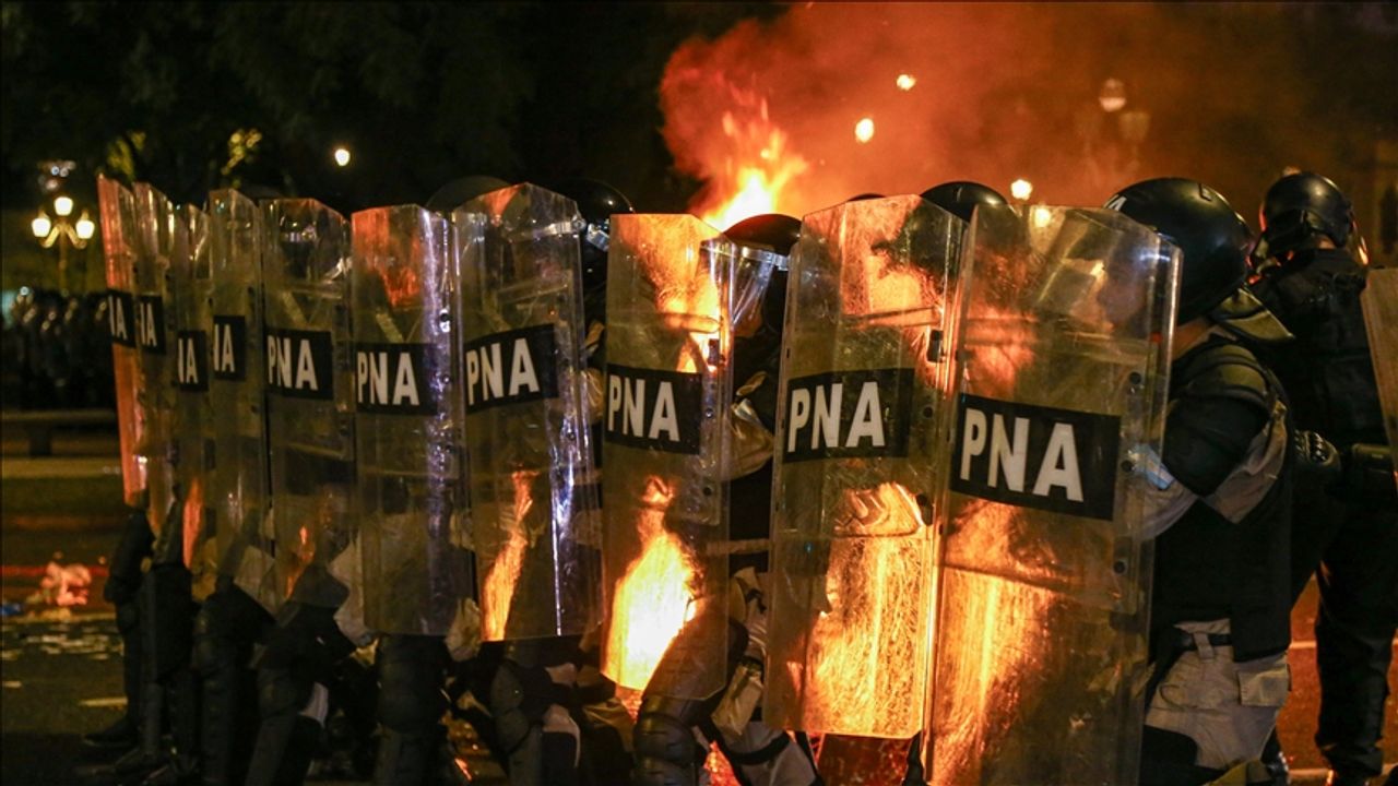Arjantin'deki hükümet karşıtı protestolarda 60 kişi yaralandı
