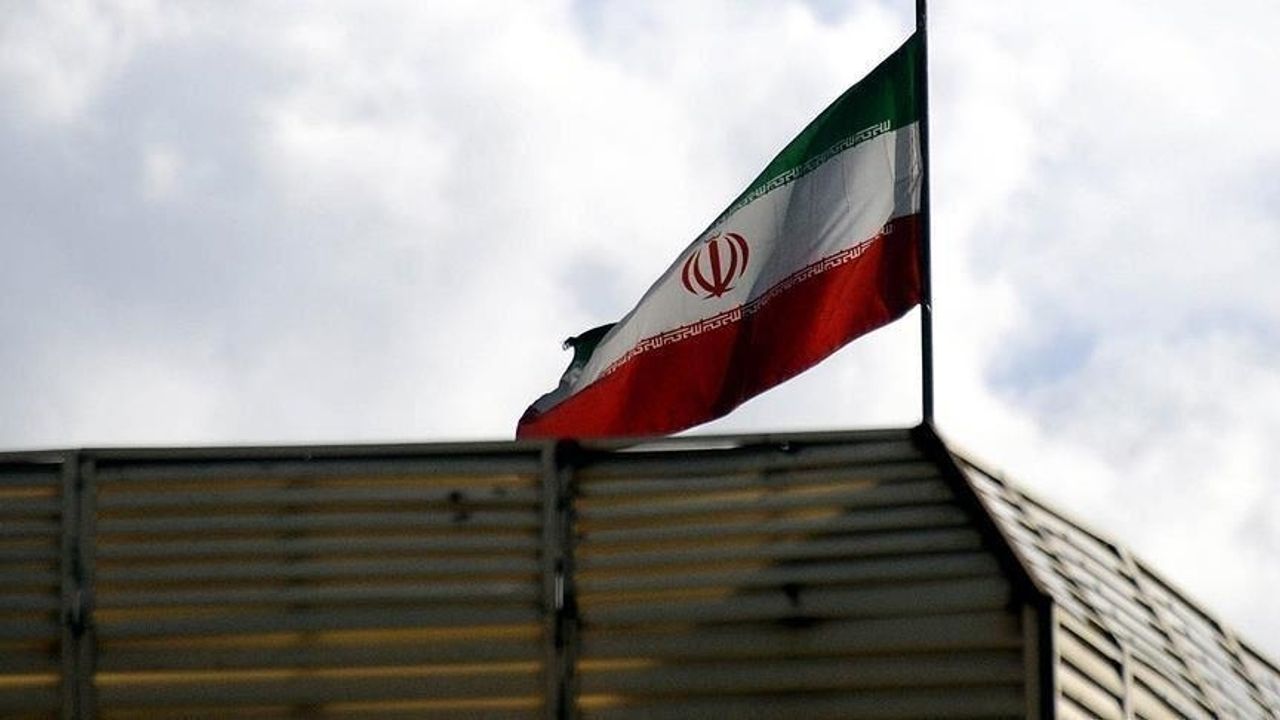 İran Cumhurbaşkanı Yardımcısı Mensuri: Petrol gelirimiz yüzde 20 arttı