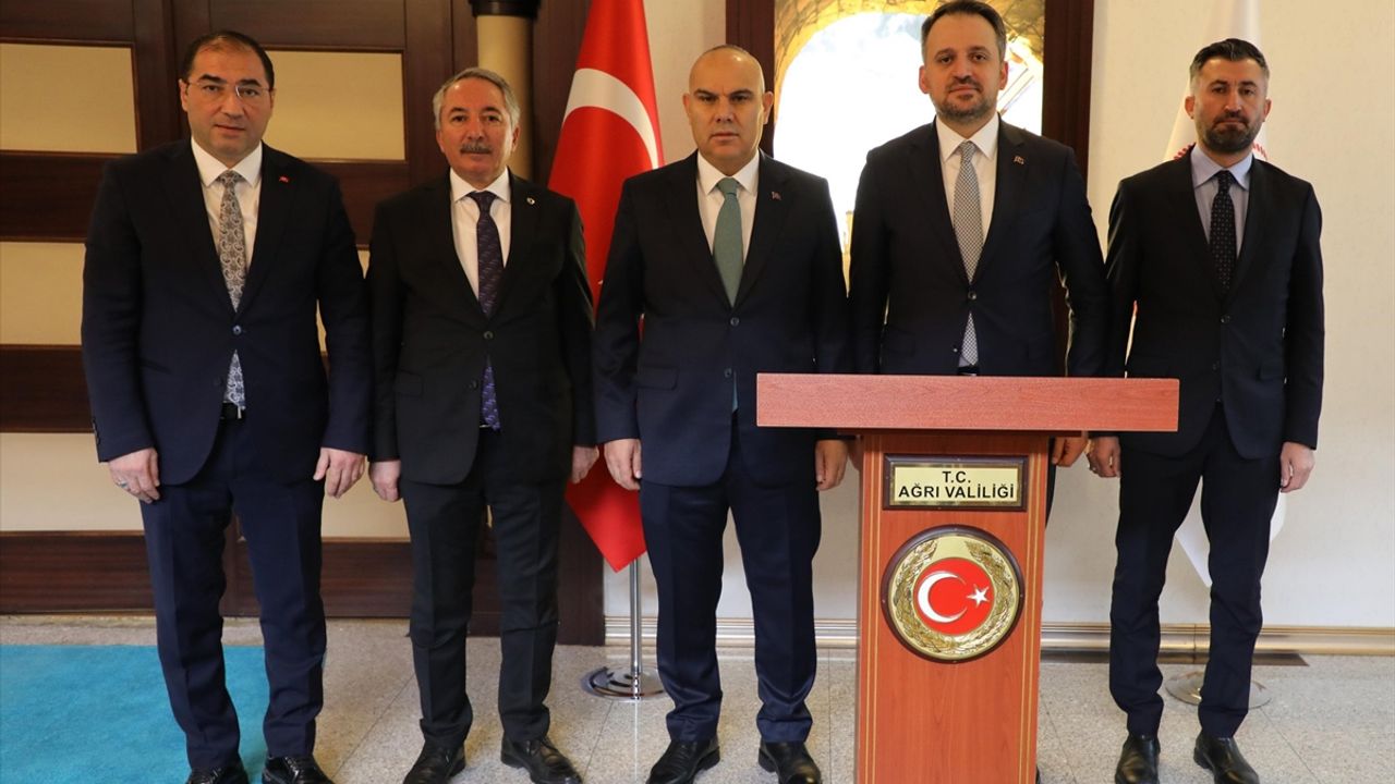 Gençlik ve Spor Bakan Yardımcısı Eminoğlu, Ağrı'da düzenlenen çalıştayda konuştu: