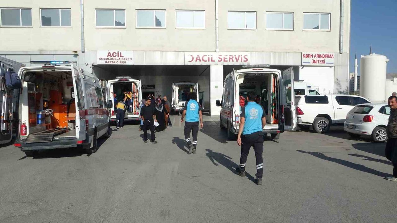 Malatya’da otomobil ile kamyonet çarpıştı