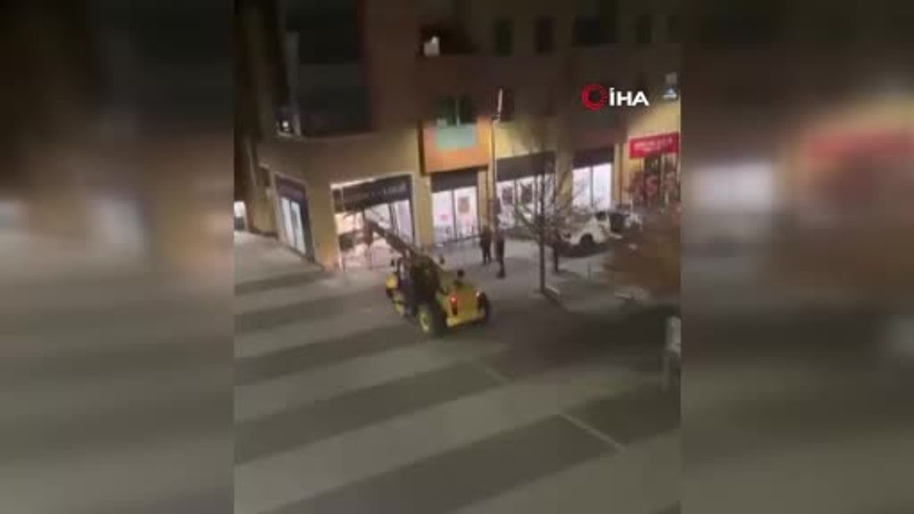 İş makinesi ile ATM çaldılar