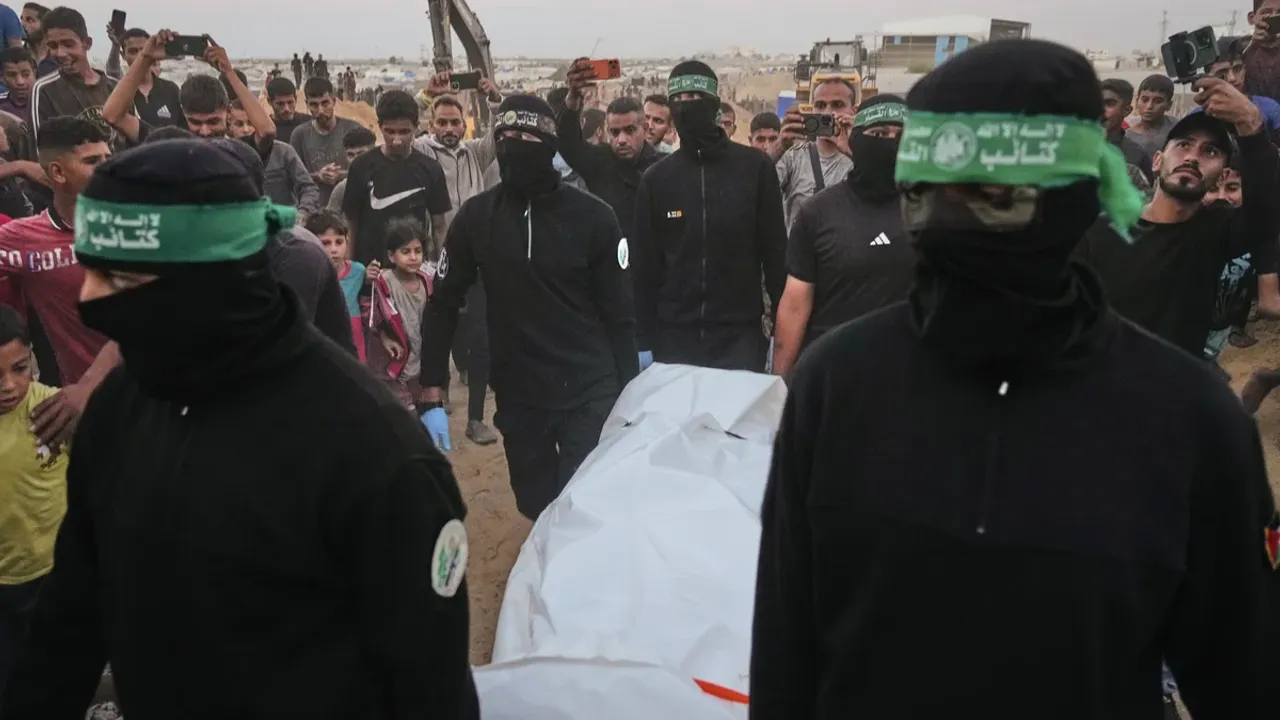 Kassam Tugayları: İsrailli 2 esirin cesedini daha enkazdan çıkardık