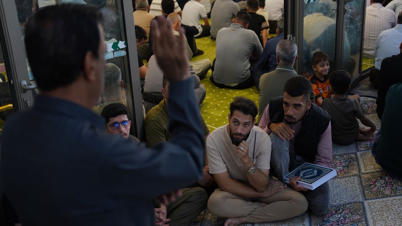Irak'ın Süleymaniye kentinde cuma hutbeleri işaret diline çevriliyor
