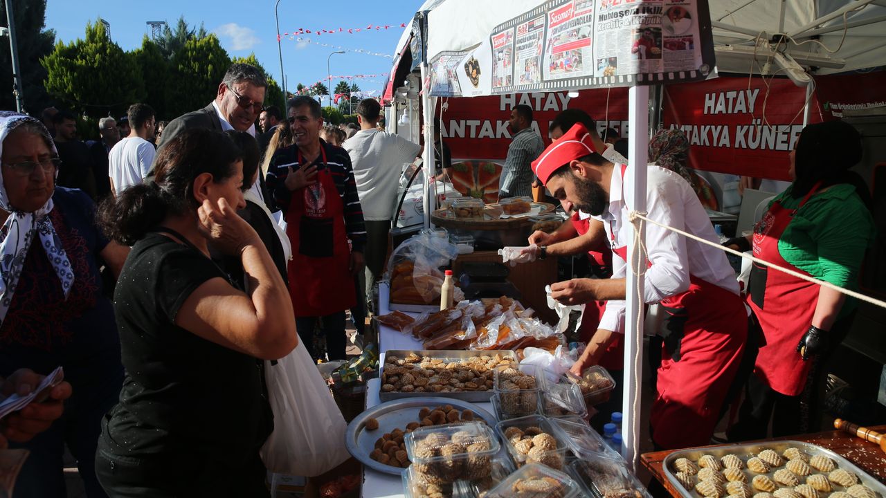 Hatay'da 9. Zeytin, Zeytinyağı ve Gastronomi Festivali konserlerle tamamlandı