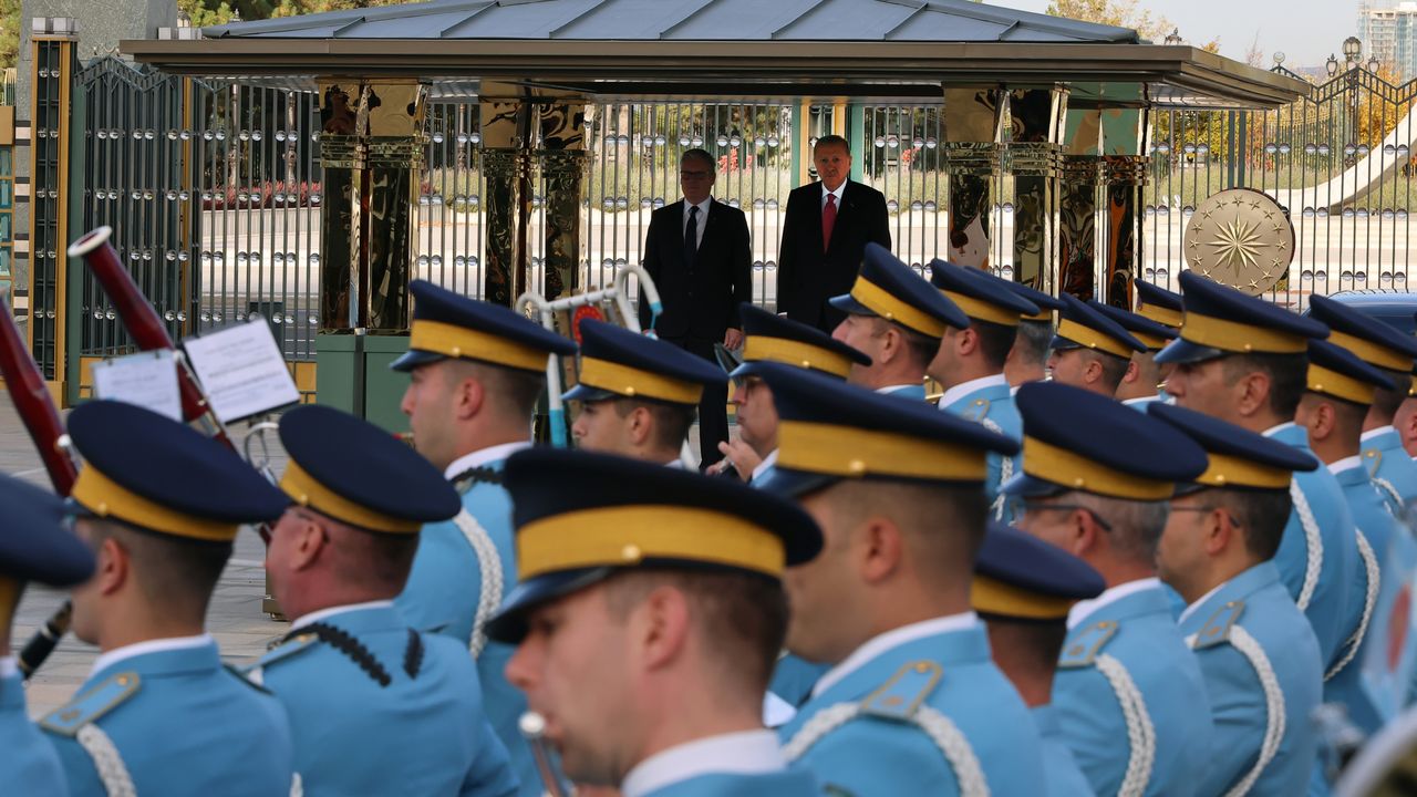 Cumhurbaşkanı Erdoğan, İngiltere Başbakanı Starmer'i resmi törenle karşıladı