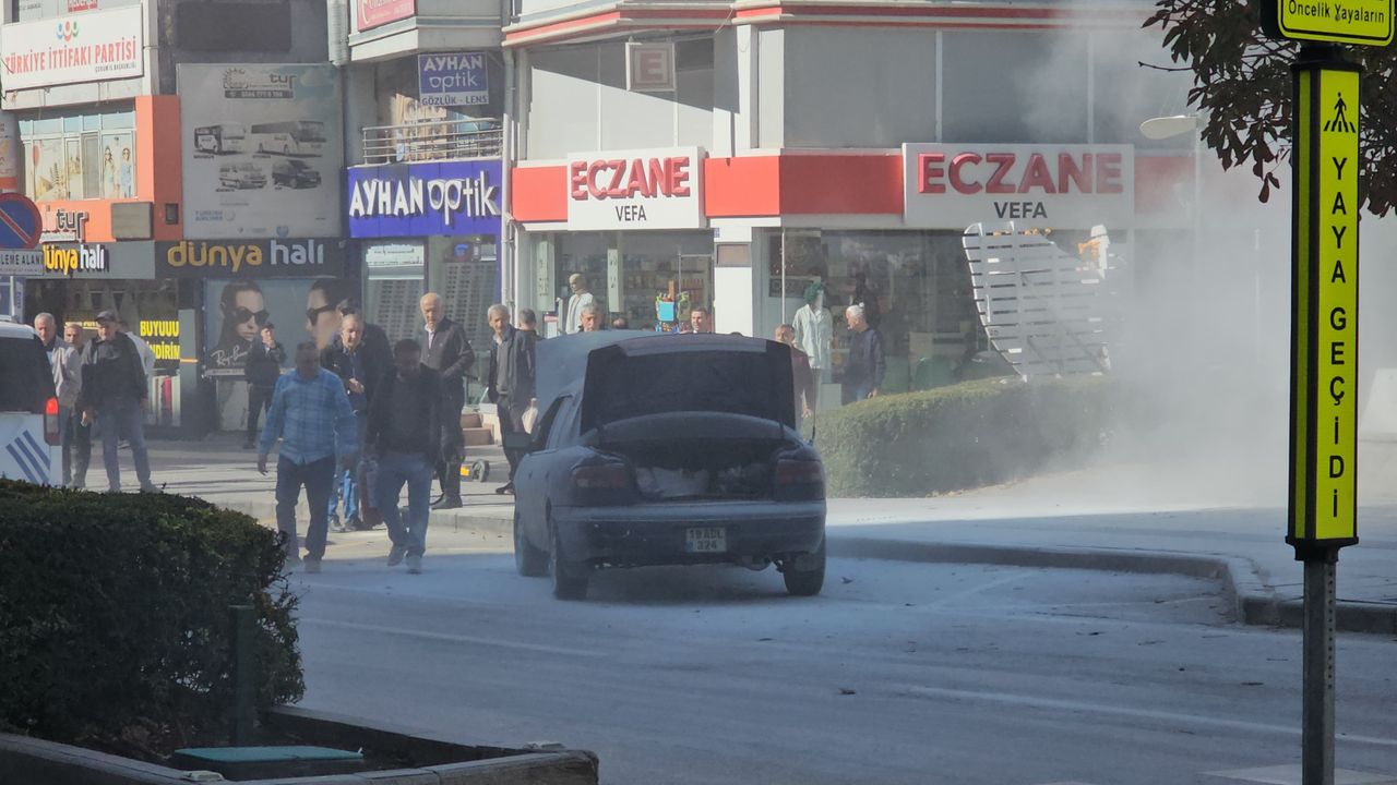 Çorum’da seyir halindeyken alev alan otomobilde hasar oluştu