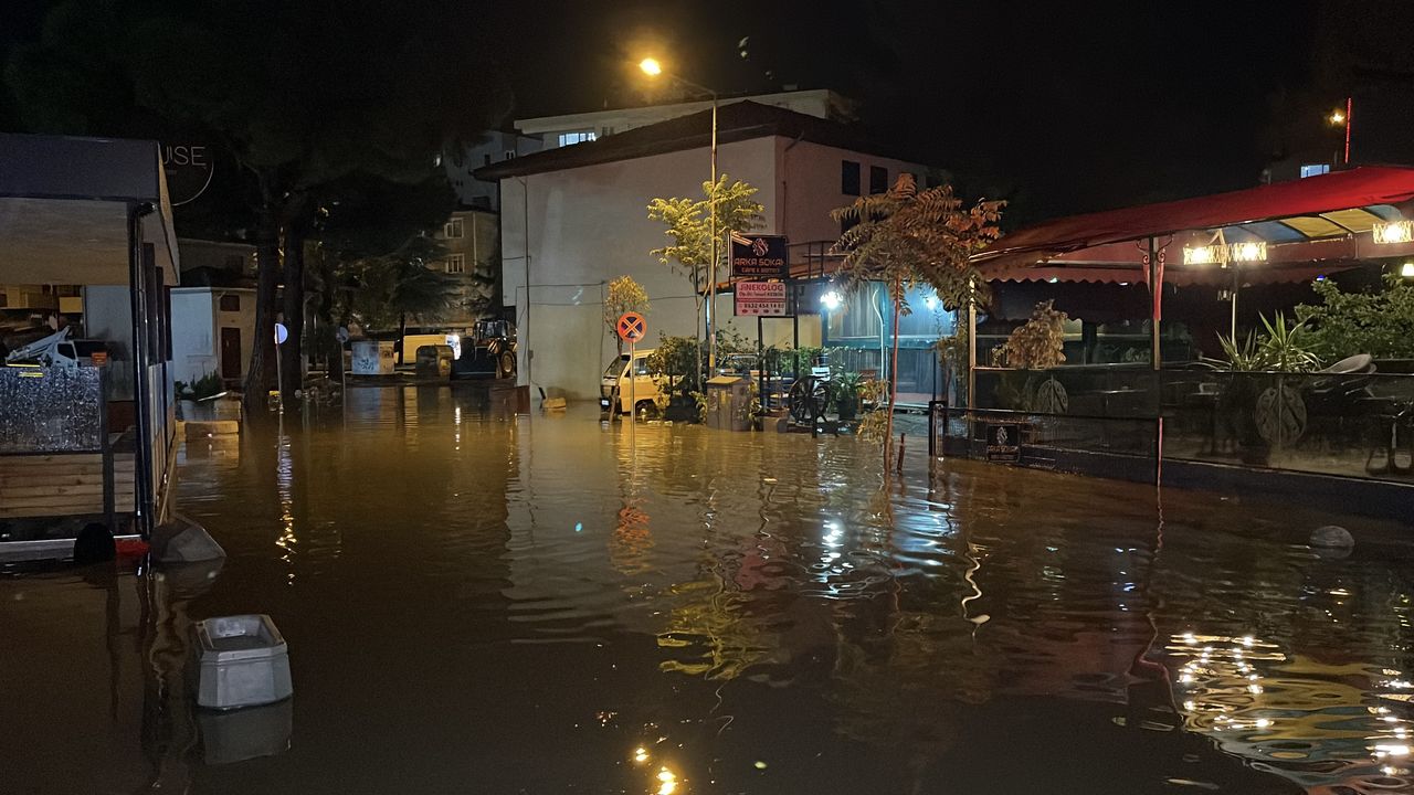 Edremit Körfezi'nde sağanak etkili oldu