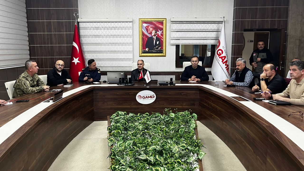 Manisa'da Sındırgı depremi sonrası "kriz merkezi" toplandı