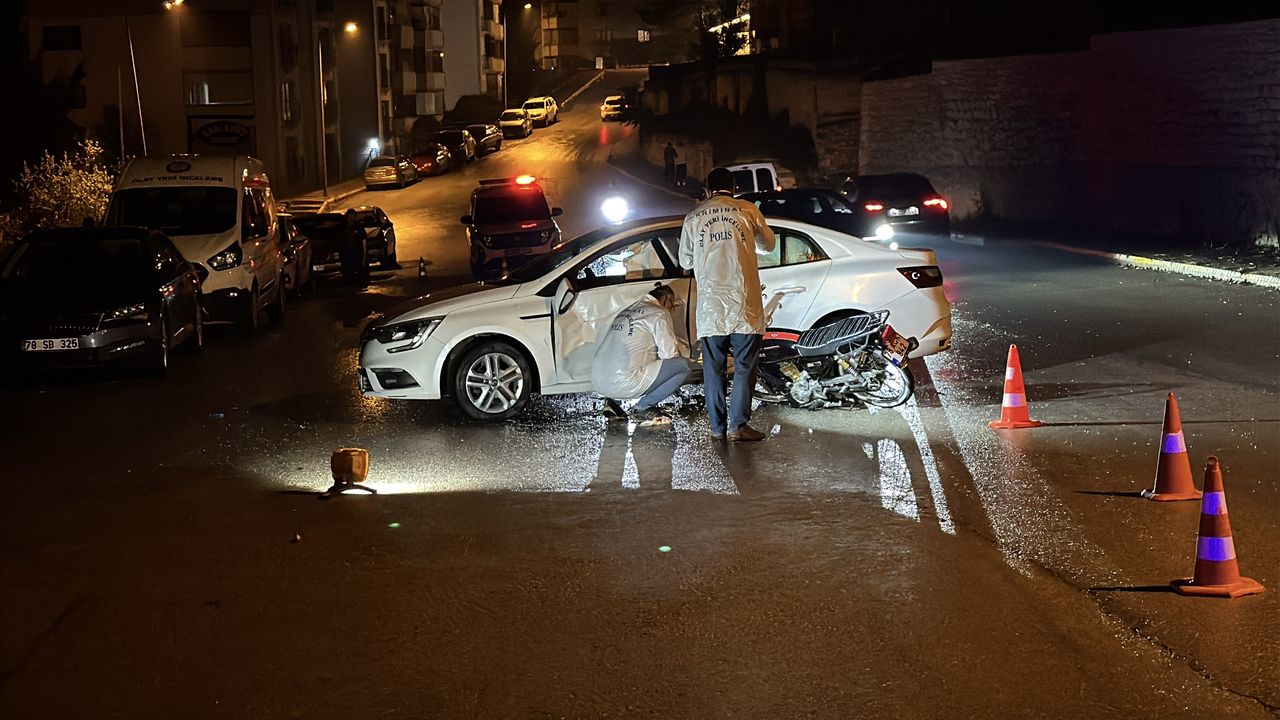 Karabük’te otomobille motosikletin çarpıştığı kazada 2 kişi yaralandı